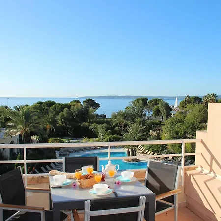 T2 Avec Terrasse Et Parking A Deux Pas De La Aux Issambres - Fr-1-768-122 *