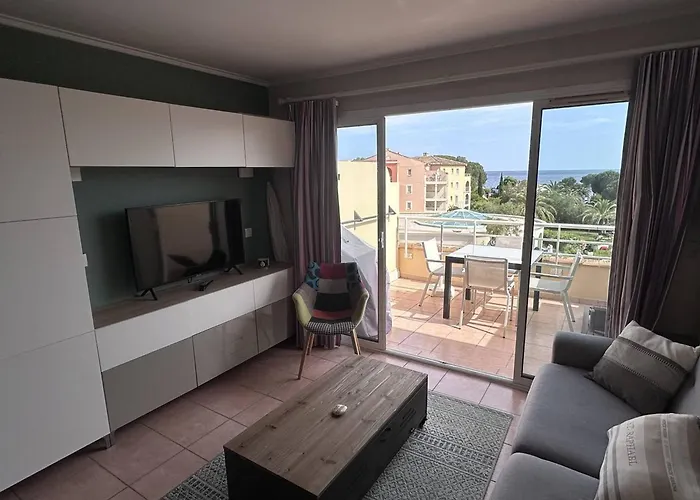 شقة T2 Avec Terrasse Et Parking A Deux Pas De La Aux Issambres - Fr-1-768-122